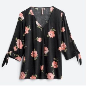 Brina & Em Liari tie sleeve top